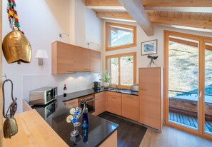 Refrigerador, microondas, horno y lavavajillas 