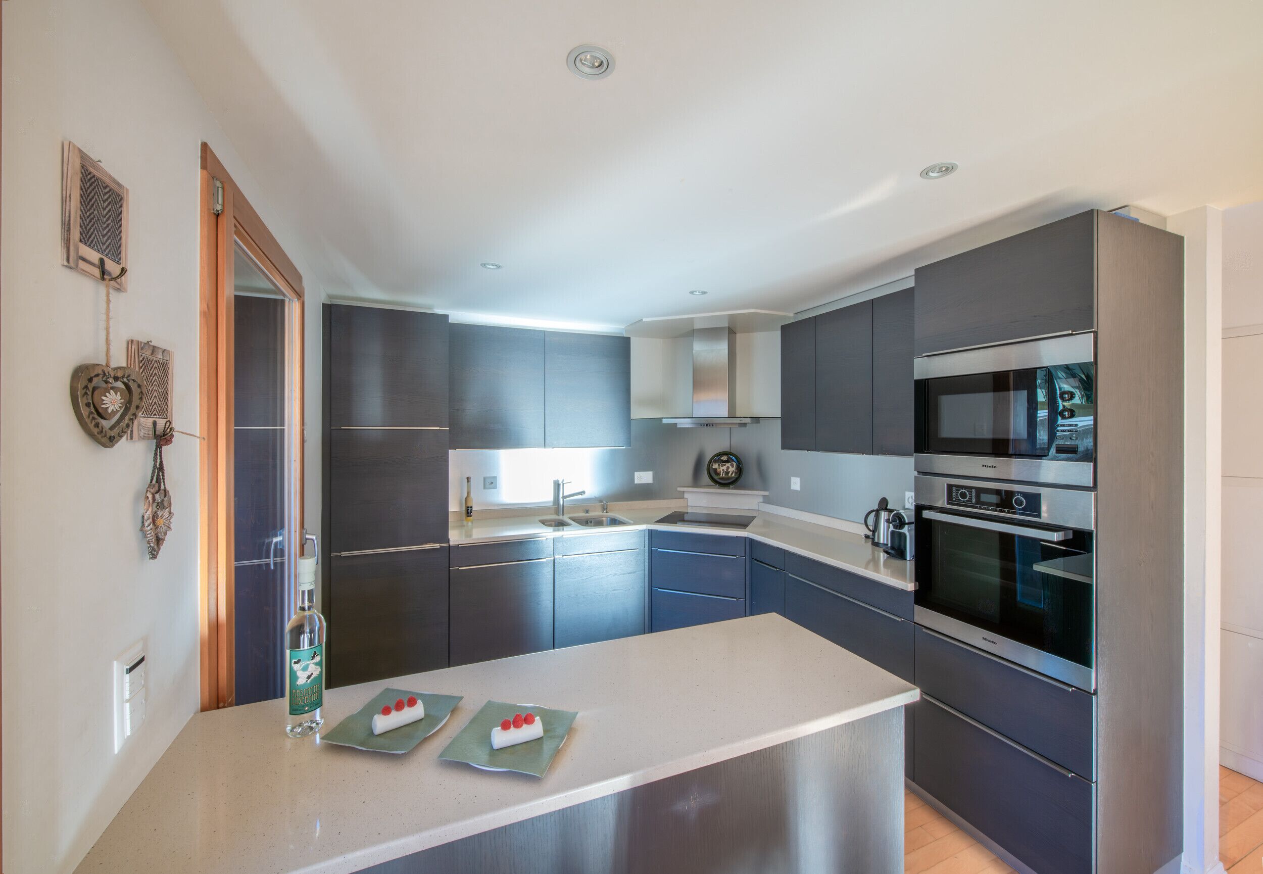 冰箱、微波炉、烤箱、洗碗机