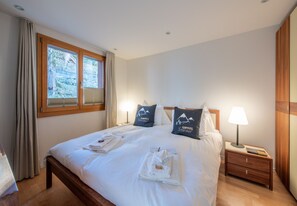 3 chambres, fer et planche à repasser, Wi-Fi gratuit, draps fournis