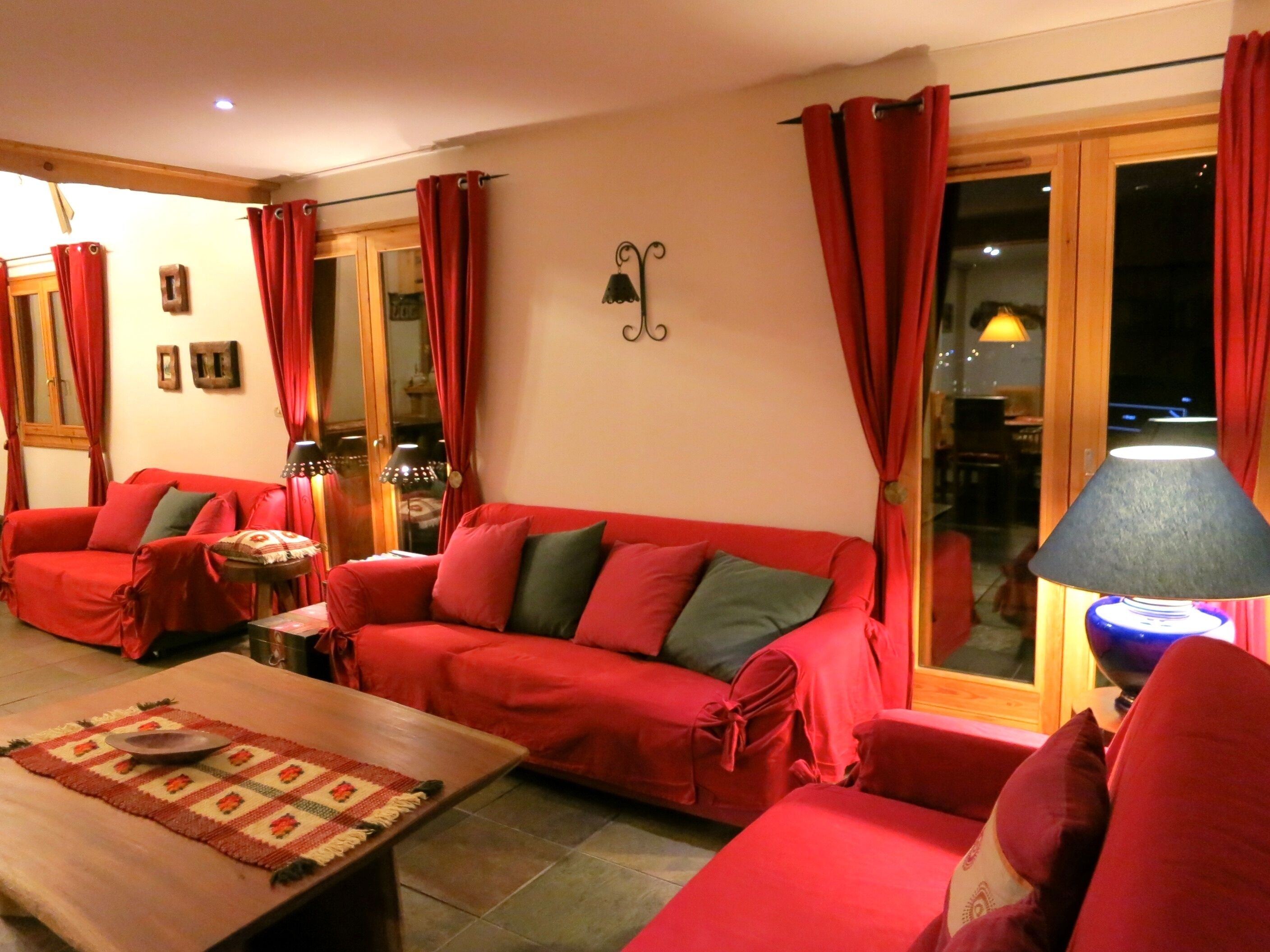 CHALET NEAR MORZINE AVORIAZ TO RENT BEAUTIFUL HEAVY LARGE CAPACITY SPA SAUNA