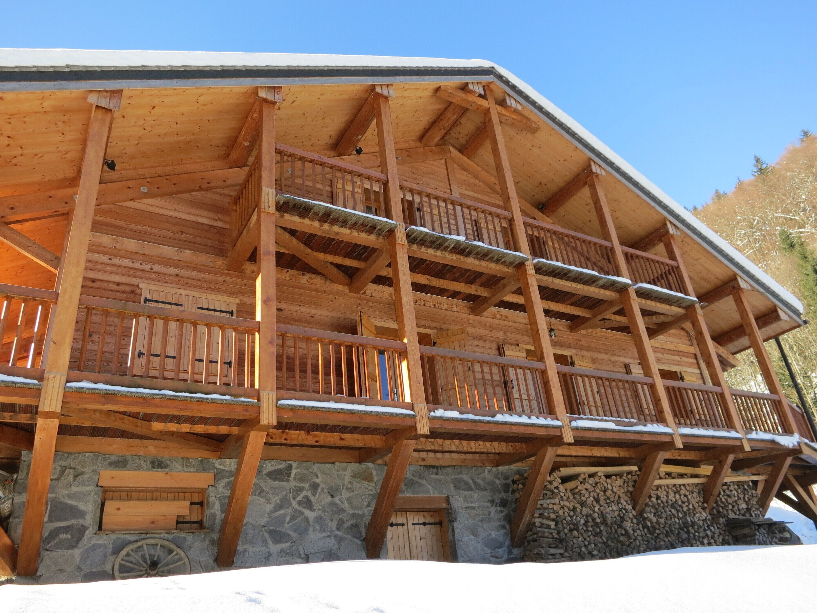 CHALET NEAR MORZINE AVORIAZ TO RENT BEAUTIFUL HEAVY LARGE CAPACITY SPA SAUNA