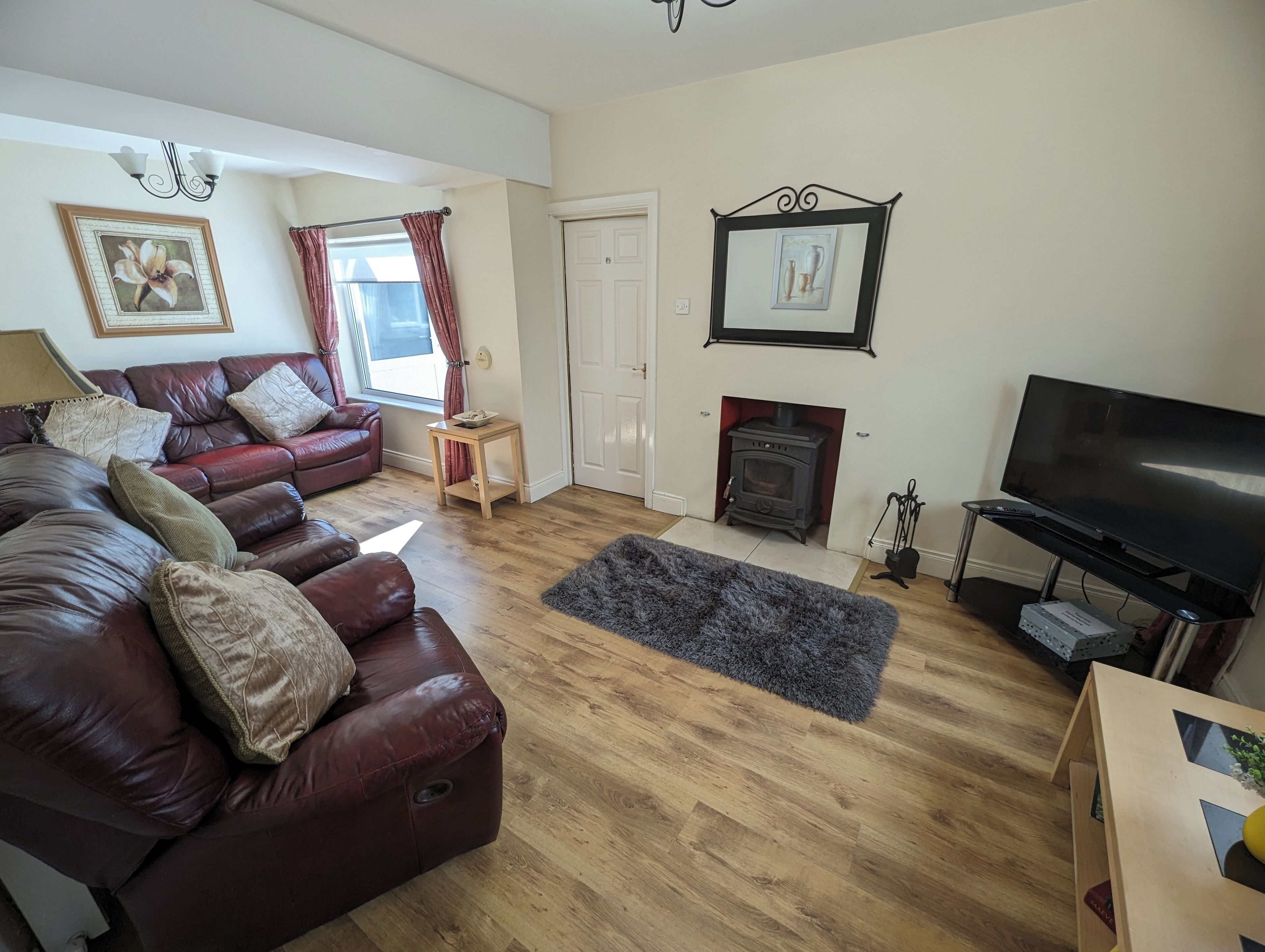 Derg Valley Apartments : self-catering accommodation : 3 bedroom (sleeps 6)