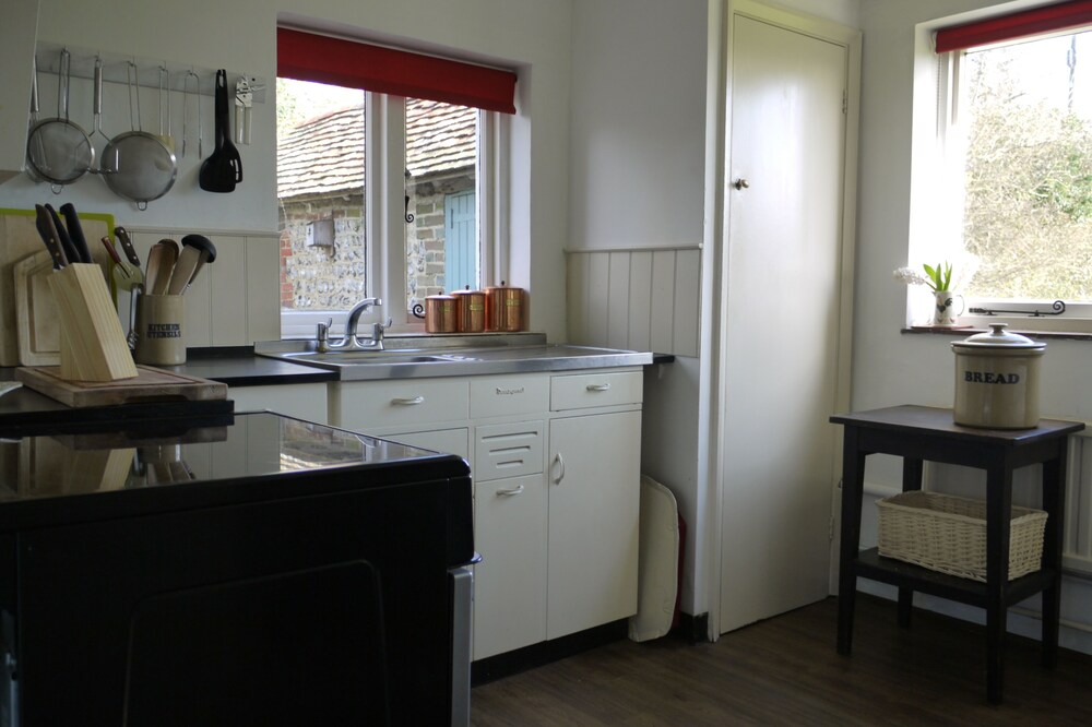 Idyllic large cottage with stunning views, in Streat near Ditchling