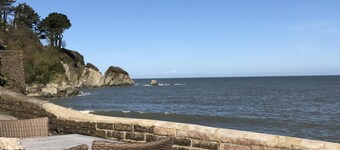 Detached Cottage Overlooking The Sea