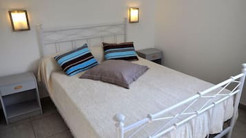 3 bedrooms, iron/ironing board, free WiFi