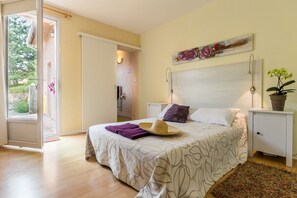 4 Schlafzimmer, Bügeleisen/Bügelbrett, kostenloses WLAN