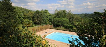 Villa Heated Pool 4 bedrooms In calm and pretty Hamlet, garden, Mountain Views,