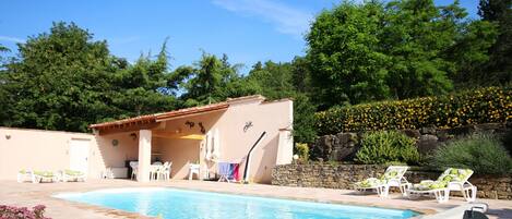 Piscine extérieure, piscine chauffée