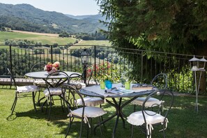Outdoor dining - Cottage Agriresort Fattoria I Ricci (Vicchio)
