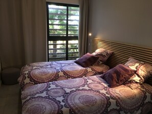 2 slaapkamers, een strijkplank/strijkijzer, reisbedje, wifi