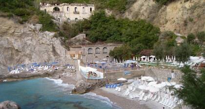 Schönes Ferienhaus am Meer, in der Halbinsel von Sorrent, in der Nähe von Capri und Neapel