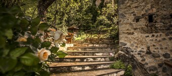 House-Tower in 15th Century Borgo Fontanini - with mountain views