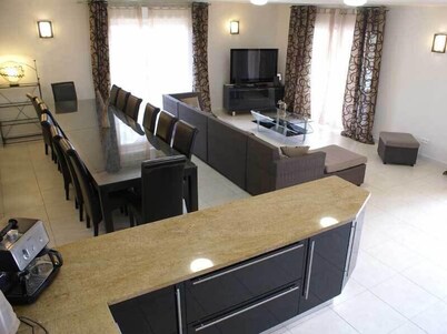 Villa Safari 14 pers private pool 300m from the sea