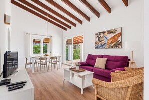 TV, fireplace - Cristina 3 bedroom villa, Cap d'Artrutx (Ciutadella de Menorca)