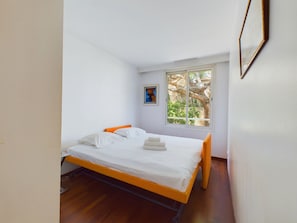 3 bedrooms, iron/ironing board, free WiFi, bed sheets - Apartment With Balcony And Panoramic Sea Views (Cannes)
