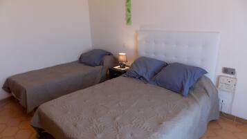 3 chambres, fer et planche Ă repasser, accĂšs Internet