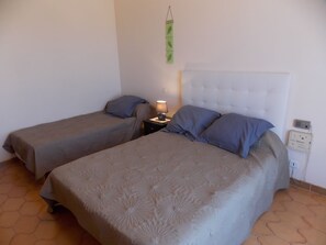 3 bedrooms, iron/ironing board, Internet