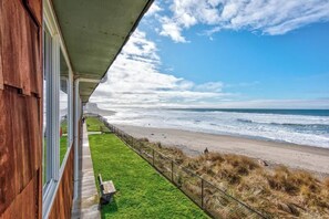 On the beach - Beachfront Suite - Second Floor - Sleeps 2 - Pool and Sauna! (Lincoln City)
