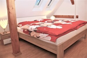 3 chambres, bureau, Wi-Fi gratuit, draps fournis