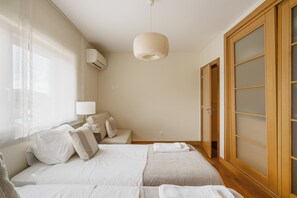 2 Schlafzimmer, Bügeleisen/Bügelbrett, Reisekinderbett, kostenloses WLAN