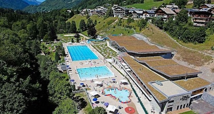 Unique, charming chalet with ensuite rooms, hot tub and games room