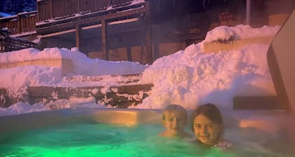 Unique, charming chalet with ensuite rooms, hot tub and games room