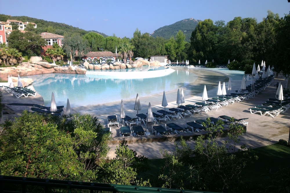 Villa in the exclusive resort "Les Restanques du Golfe de St Tropez", Grimaud