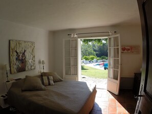 6 多间卧室、客房内保险箱、熨斗/熨衣板、旅行婴儿床