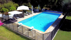 室外游泳池，恒温泳池