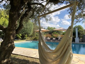 Piscina all'aperto, una piscina riscaldata