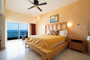 4 bedrooms, desk, free WiFi, bed sheets