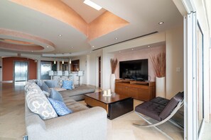 Smart TV - Four-Bedroom Penthouse at Villas de Cortez (Los Barriles)