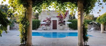 Masseria lussuosa e spaziosa nella splendida Puglia, Italia