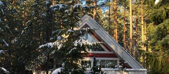 Comfortable holiday home with sauna in an idyllic forest location near a swimming lake, up to 6 p.