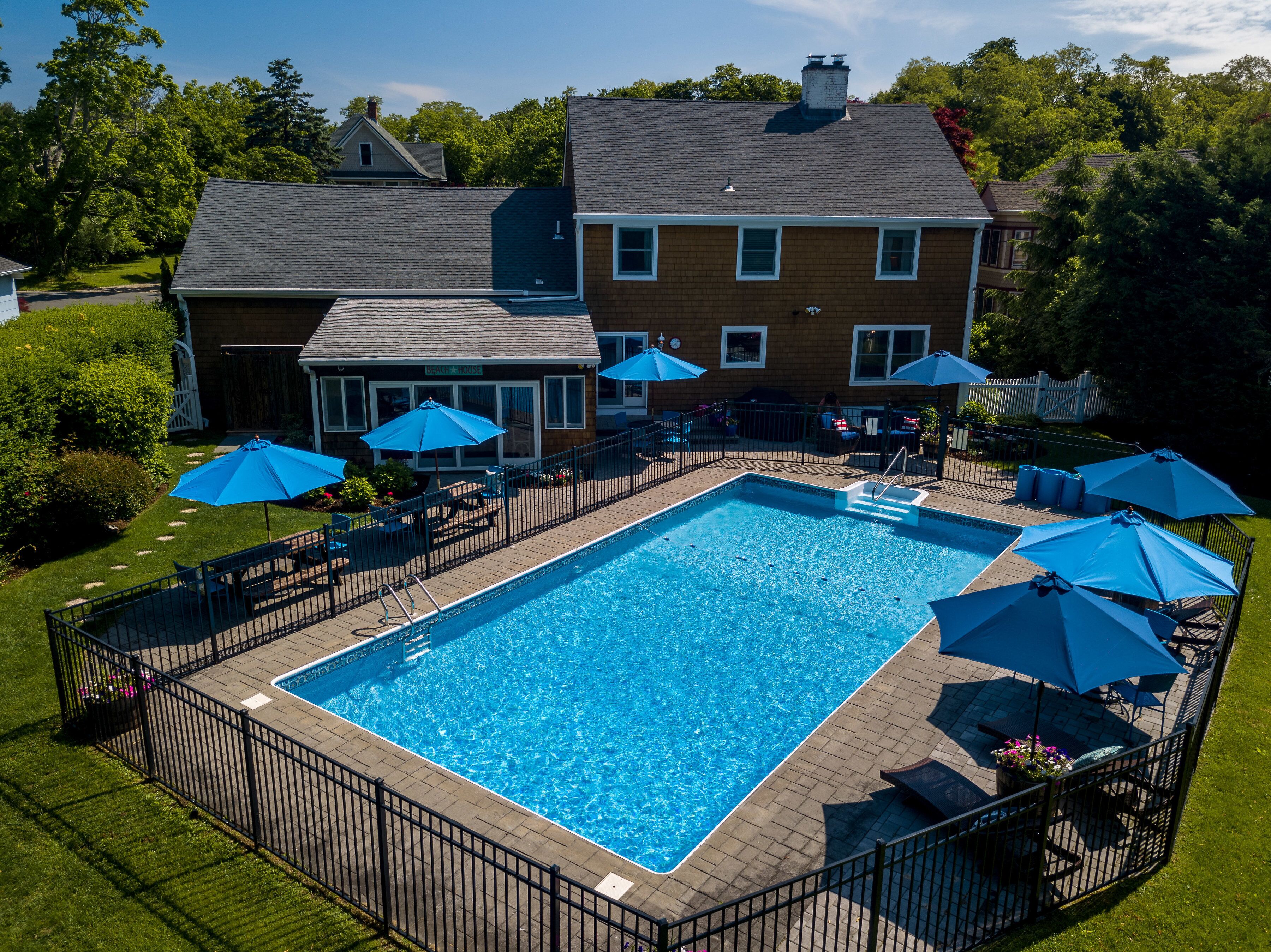 Walk to Sandy Beach & Town! Heated Saltwater Pool. Scroll to bottom CONTACT HOST