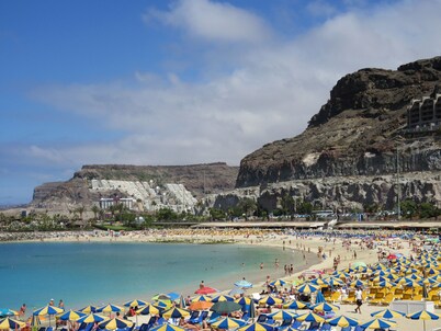 Lovely bungalow with big terrace, in downtown Puerto Rico, 5 minutes from beach