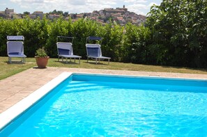 Outdoor pool - Fully restored country villa with pool set in private gardens (Castel Frentano)