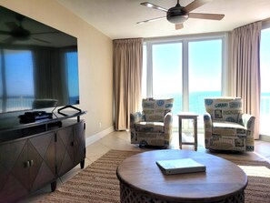 TV - Beach Front Beauty With a Zero Entry Pool! (Pensacola)