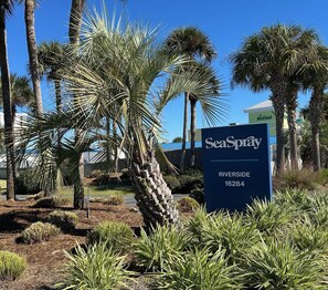Exterior detail - Beach Front Beauty With a Zero Entry Pool! (Pensacola)