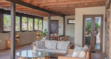 Villa Pangur-Ba´n by Aura Collection