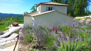 Property grounds - Very Spacious Villa With Stunning Views, Heated Pool and Air Conditionning (Fayence)