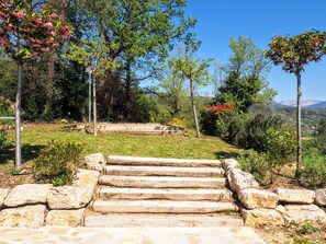 Property grounds - Very Spacious Villa With Stunning Views, Heated Pool and Air Conditionning (Fayence)