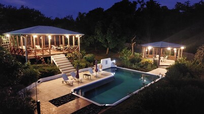  THE VILLA, Granada, Caribe, Villa de lujo, gran piscina, vista al mar.