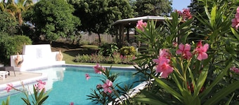 DIE VILLA, Grenada, Karibik, Luxusvilla, großer Pool, Meerblick.
