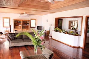 Smart TV, DVD player, stereo, offices