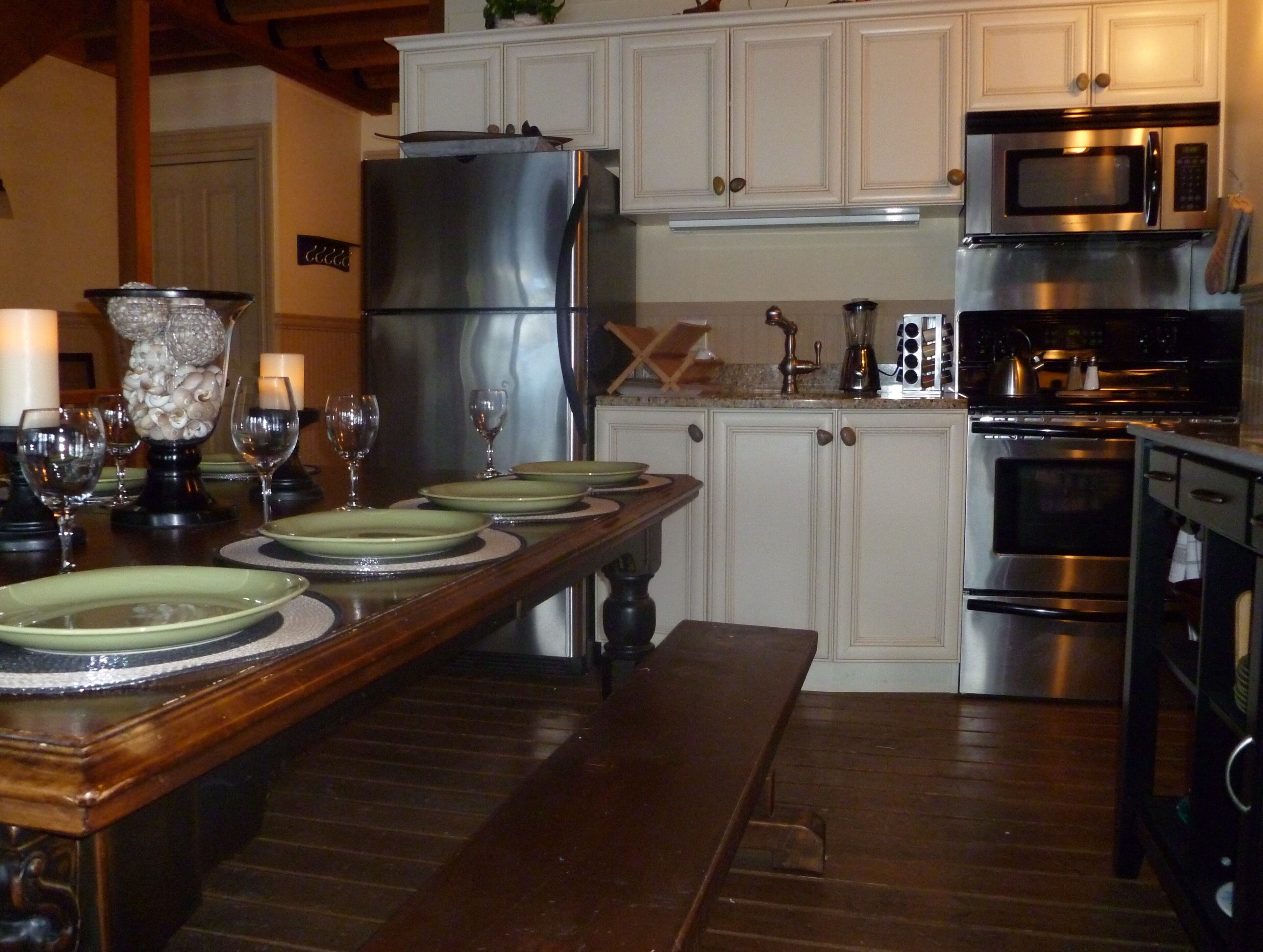 Gorgeous Lakefront Cottage