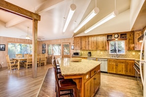 Fridge, microwave, oven, stovetop - (64) River Lodge at The Redwoods In Yosemite (Yosemite National Park)
