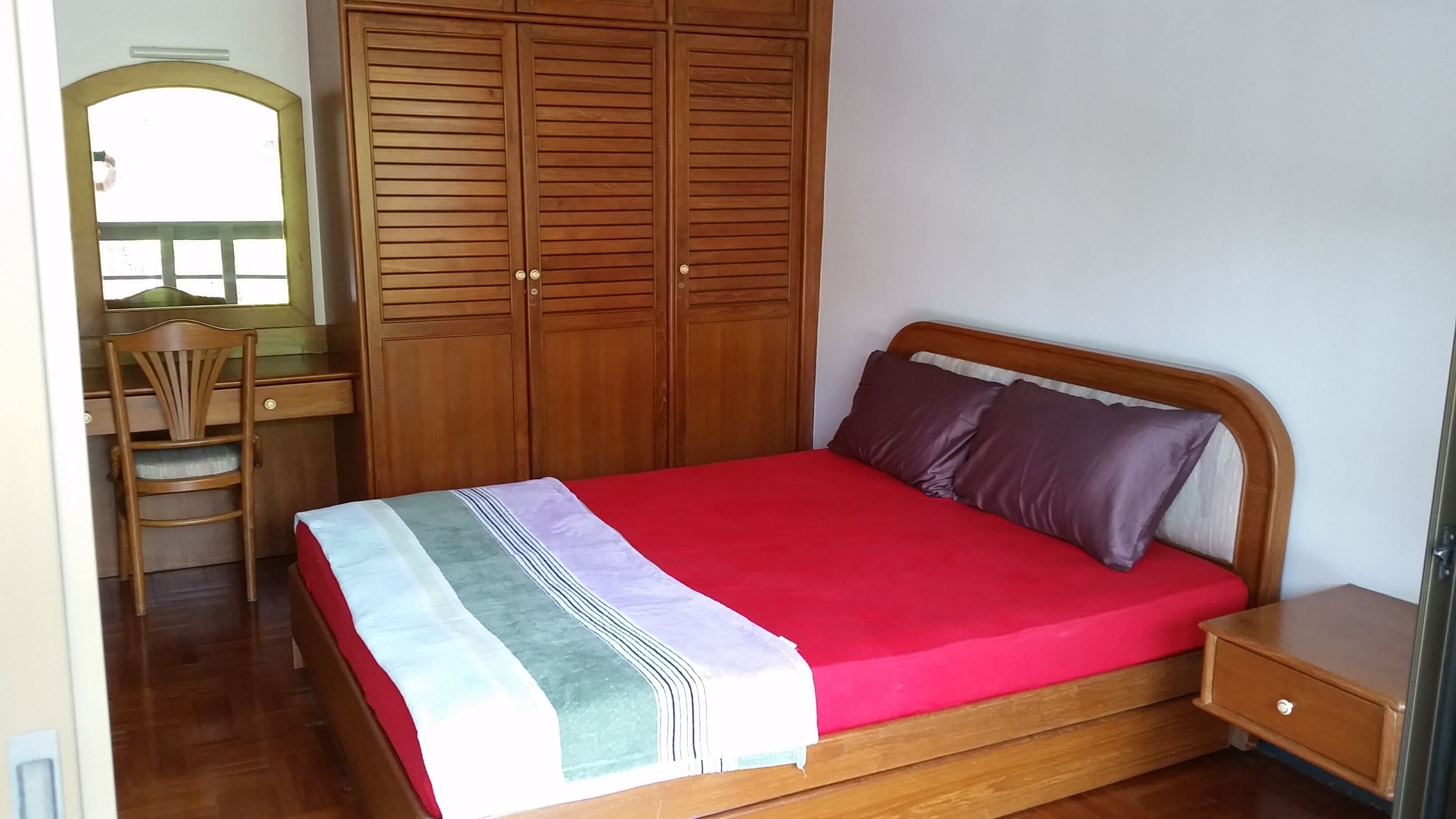 3 bedrooms, desk, travel cot, free WiFi