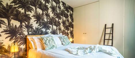 4 quartos, escrivaninha, ferros/tábuas de passar roupa, Wi-Fi