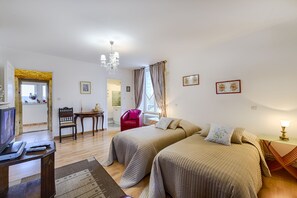 3 chambres, bureau, fer et planche Ă repasser, Wi-Fi gratuit